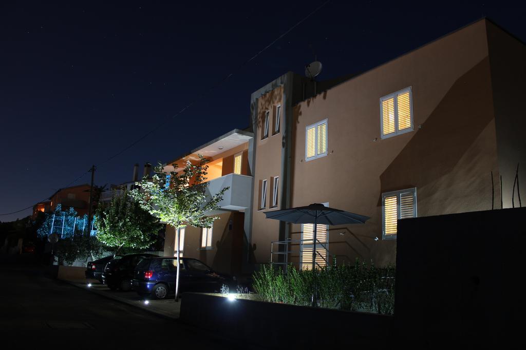 Žrnovnica Apartment Gamma With Hydromassage Mini Pool Near Split מראה חיצוני תמונה