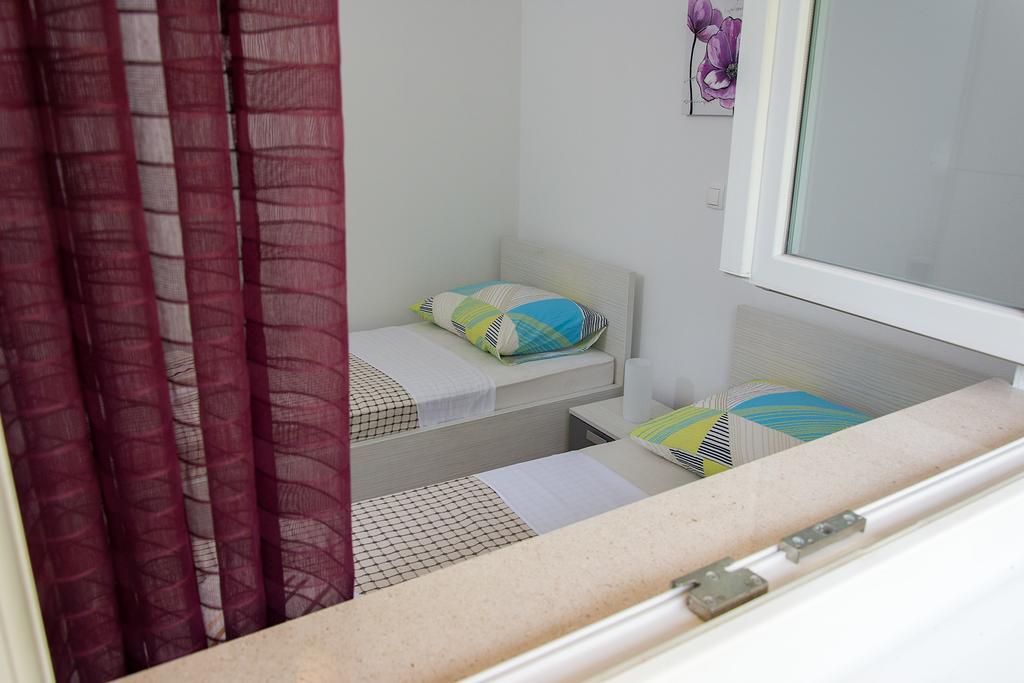 Žrnovnica Apartment Gamma With Hydromassage Mini Pool Near Split מראה חיצוני תמונה