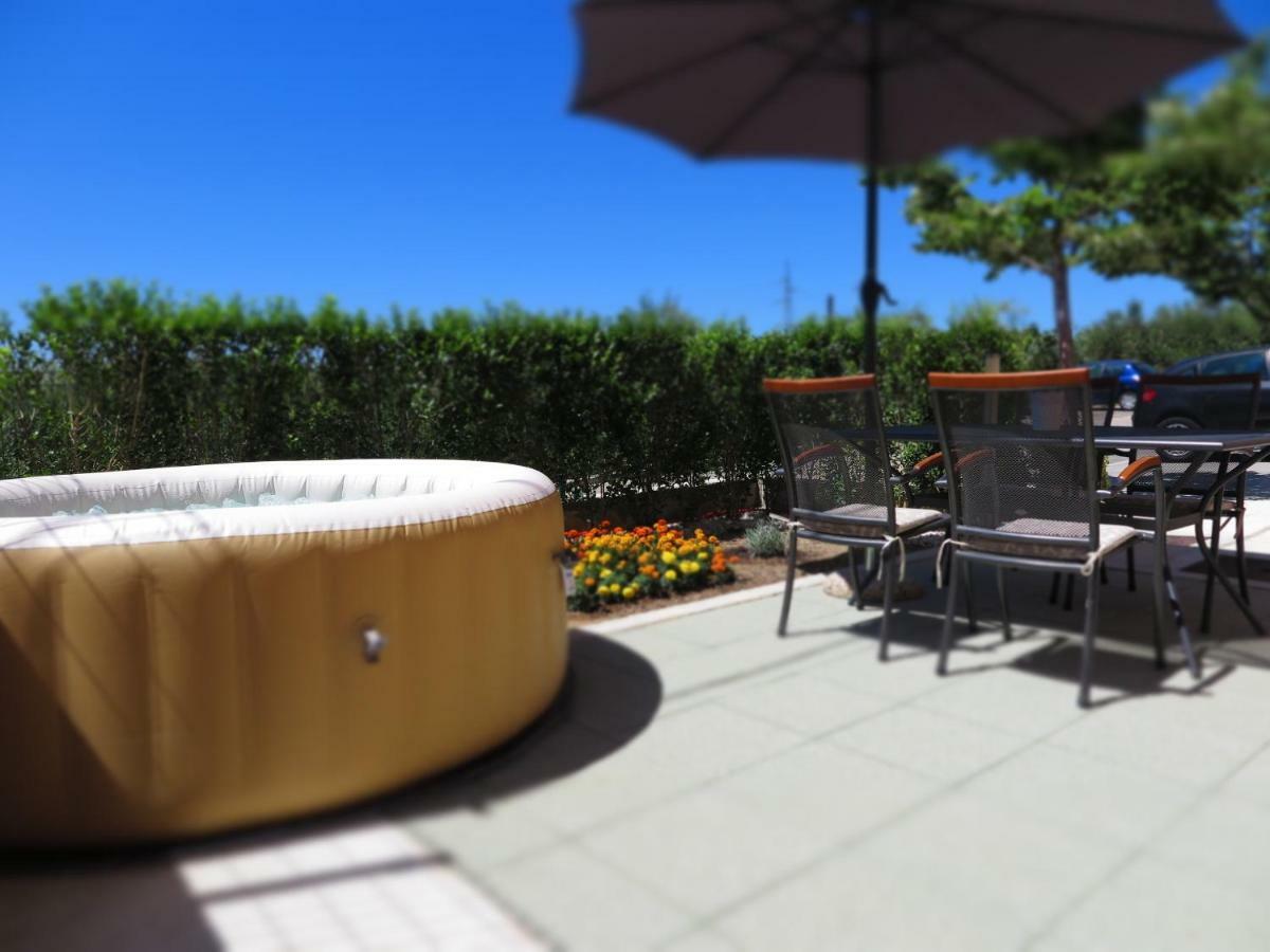 Žrnovnica Apartment Gamma With Hydromassage Mini Pool Near Split מראה חיצוני תמונה